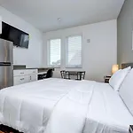 Chic Modern Studio Apartment By Stay Gia