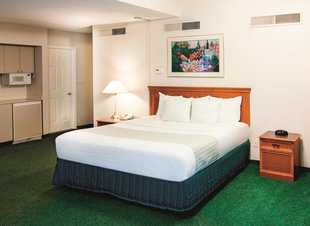 La Quinta By Wyndham Airport Lynhurst
