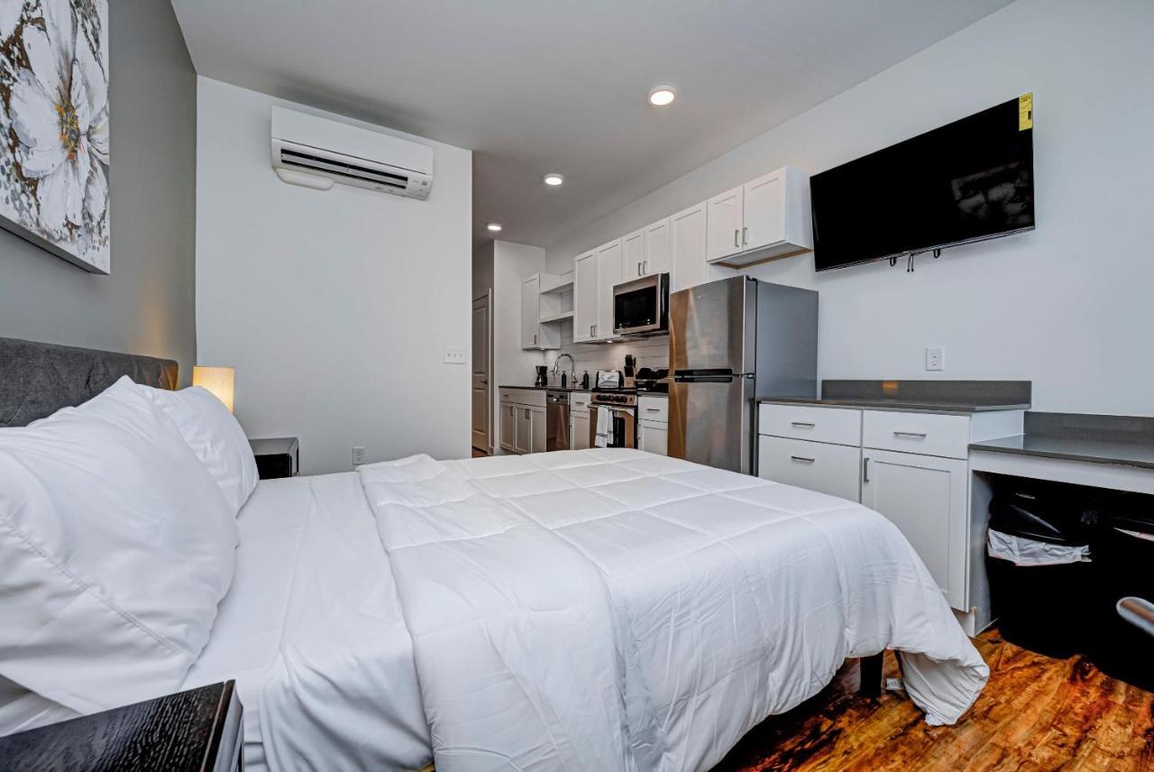 Chic Modern Studio By Gia Apartment Indianapolis