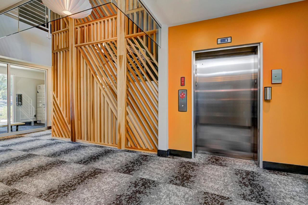 Chic Modern Studio By Gia Indianapolis