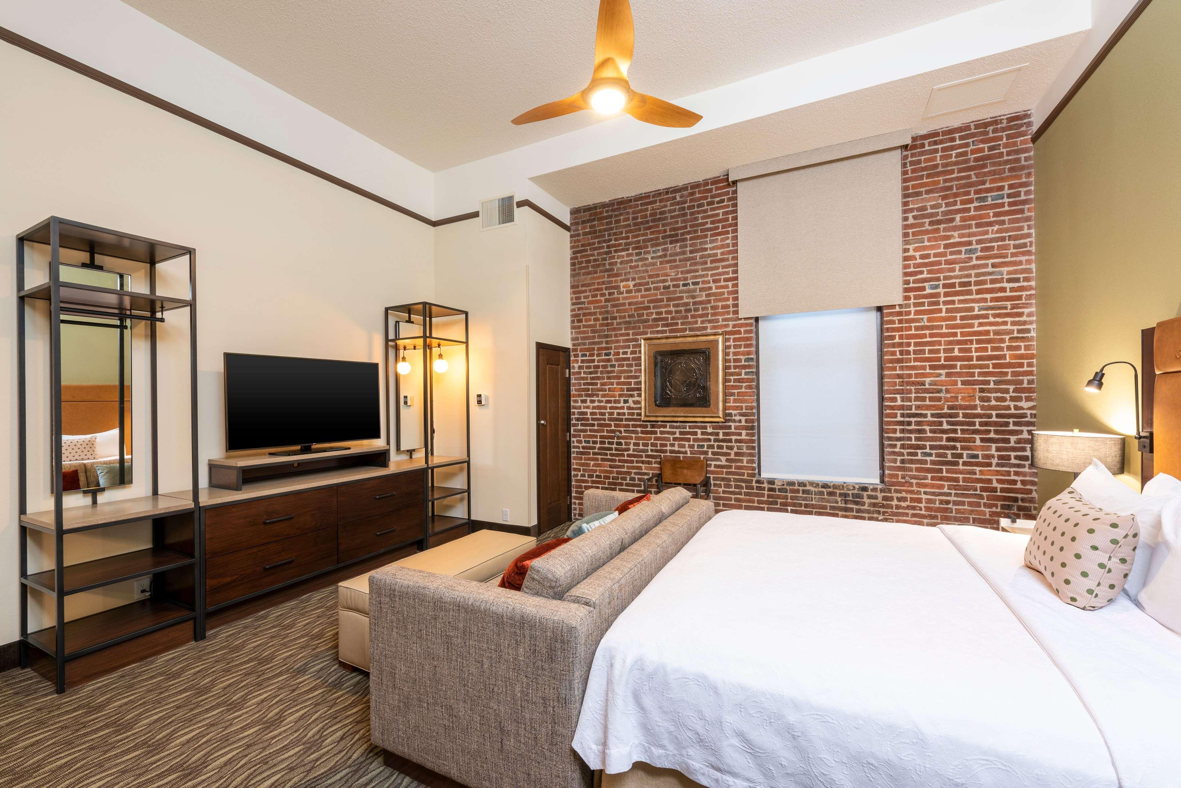 Hotel Homewood By Hilton Downtown 3*