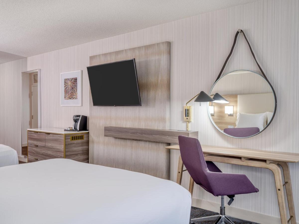Crowne Plaza Indianapolis-airport By Ihg 4* Indianapolis