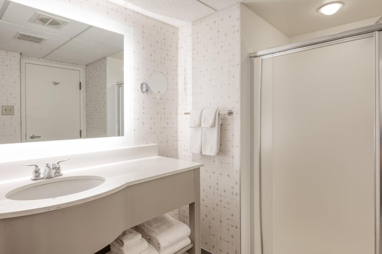 Crowne Plaza Indianapolis-airport By Ihg Hotel Indianapolis