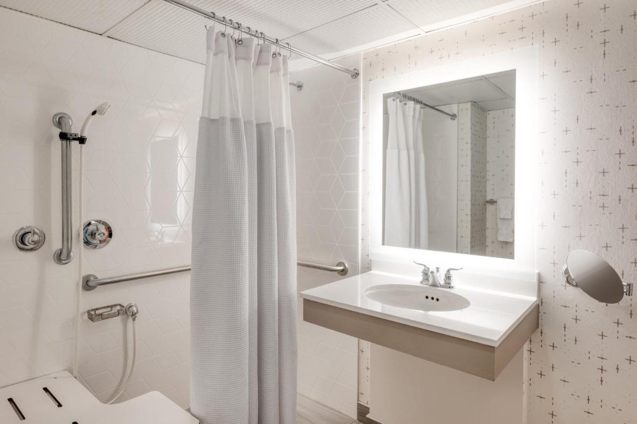 Crowne Plaza Indianapolis-airport By Ihg 4* Indianapolis