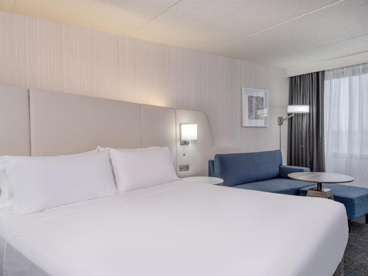 Hotel Crowne Plaza Indianapolis-airport By Ihg Indianapolis
