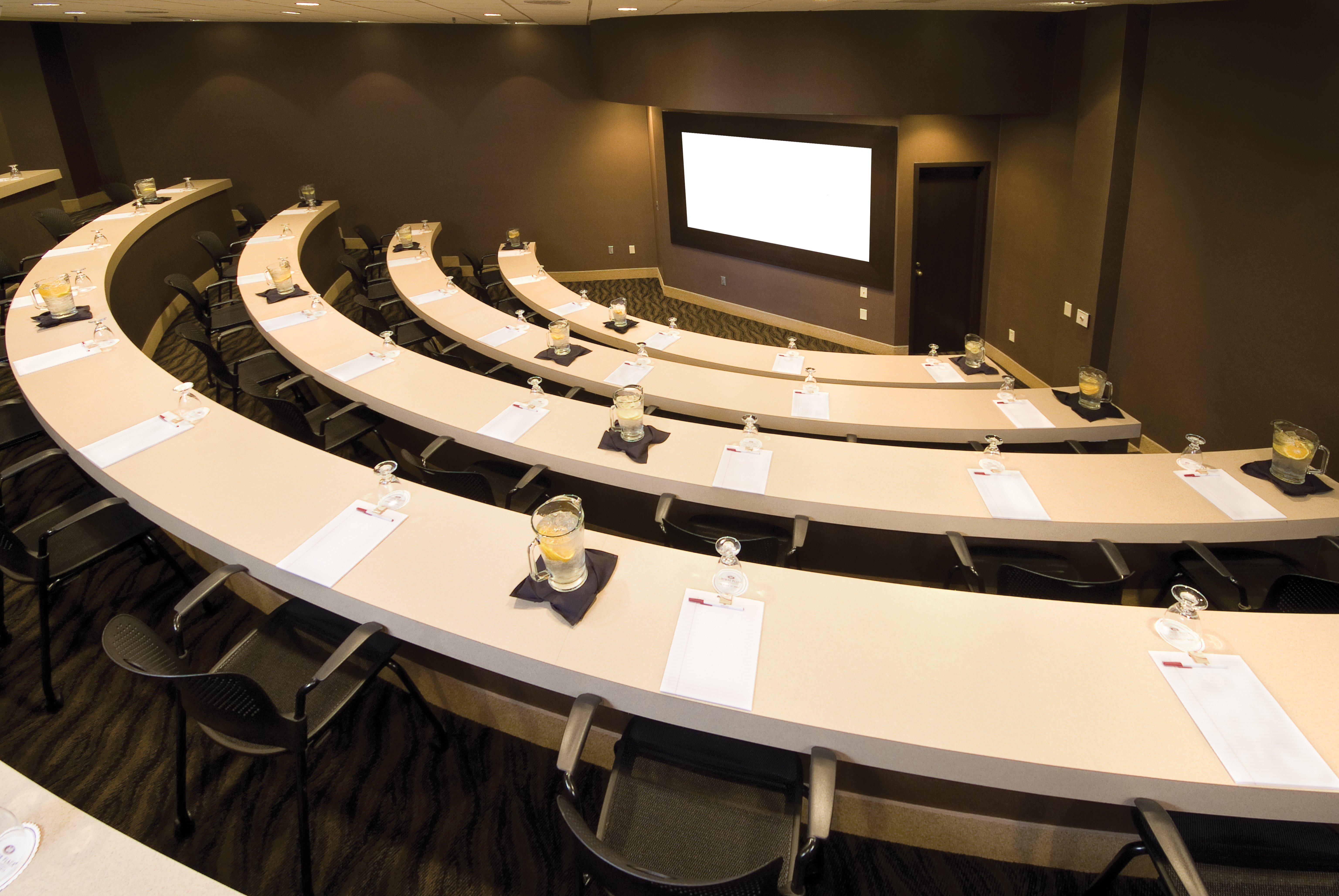 Crowne Plaza Indianapolis-airport By Ihg 4*