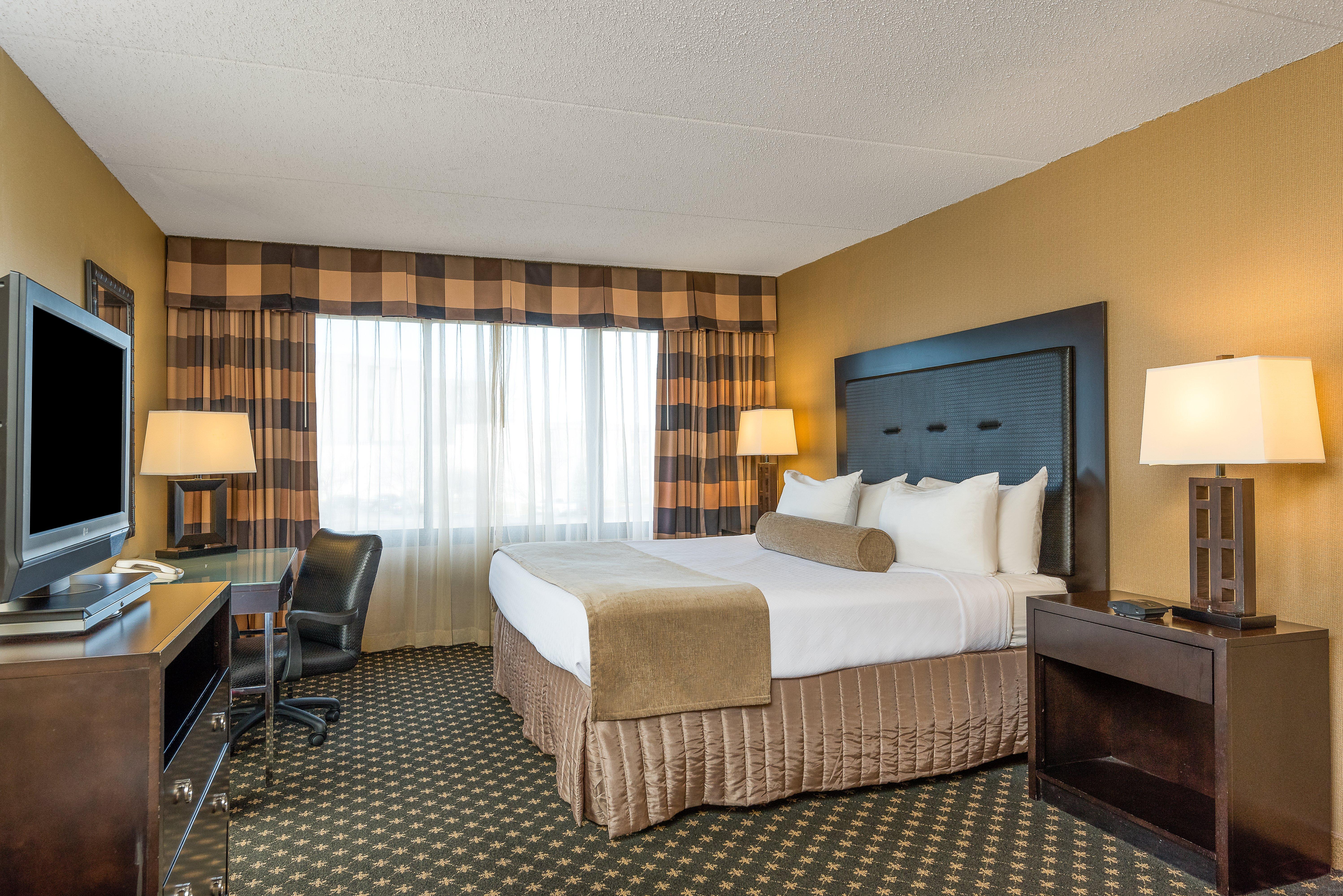 Crowne Plaza Indianapolis-airport By Ihg 4* Indianapolis