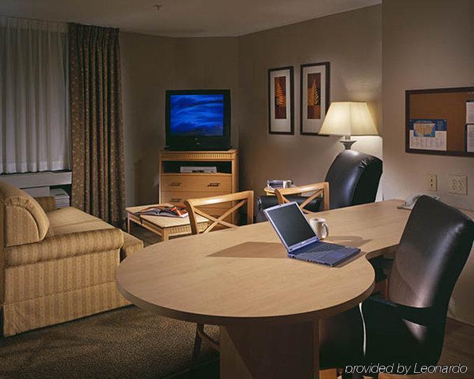 Hotel Candlewood East By Ihg