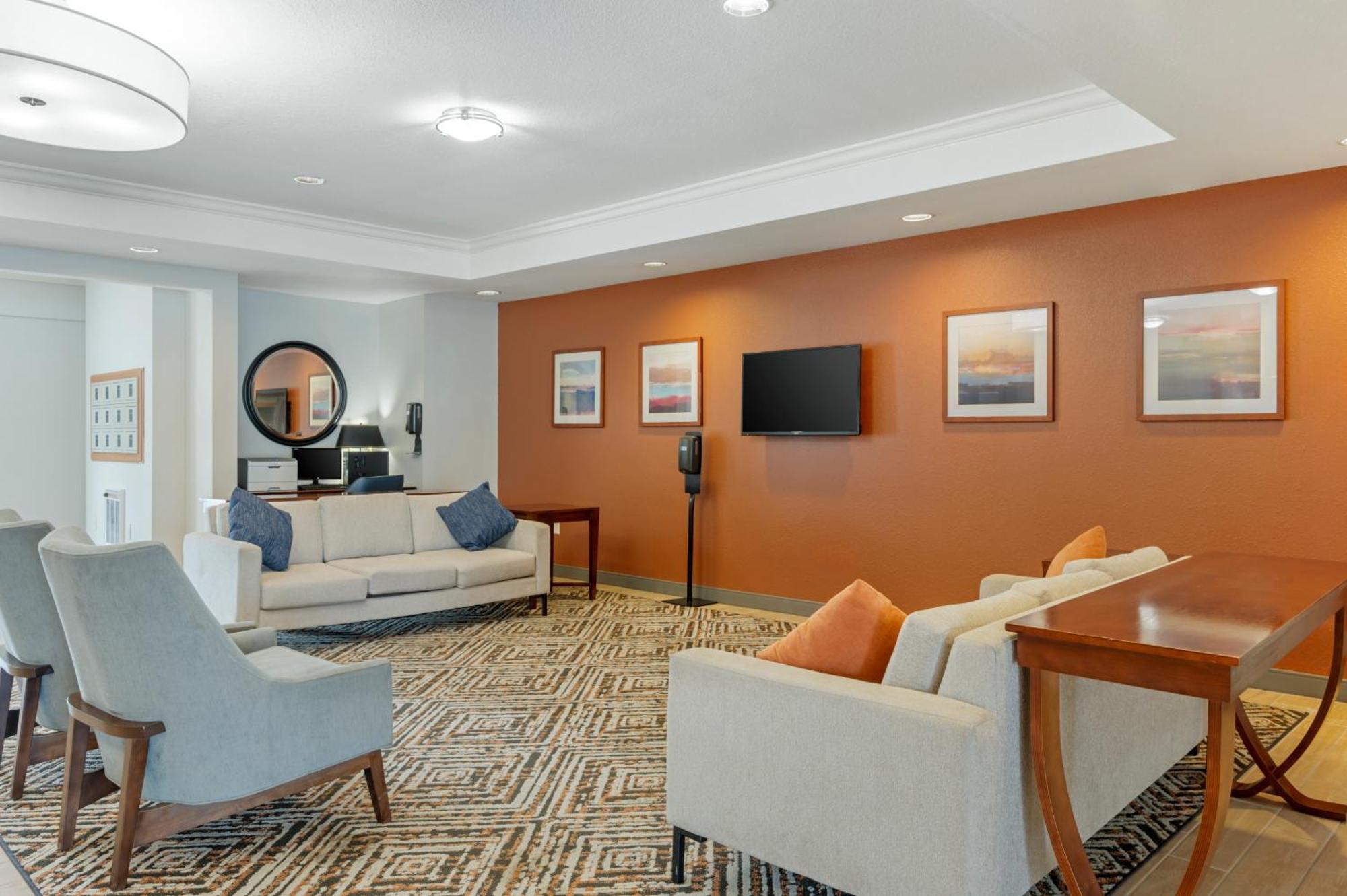 Candlewood East By Ihg