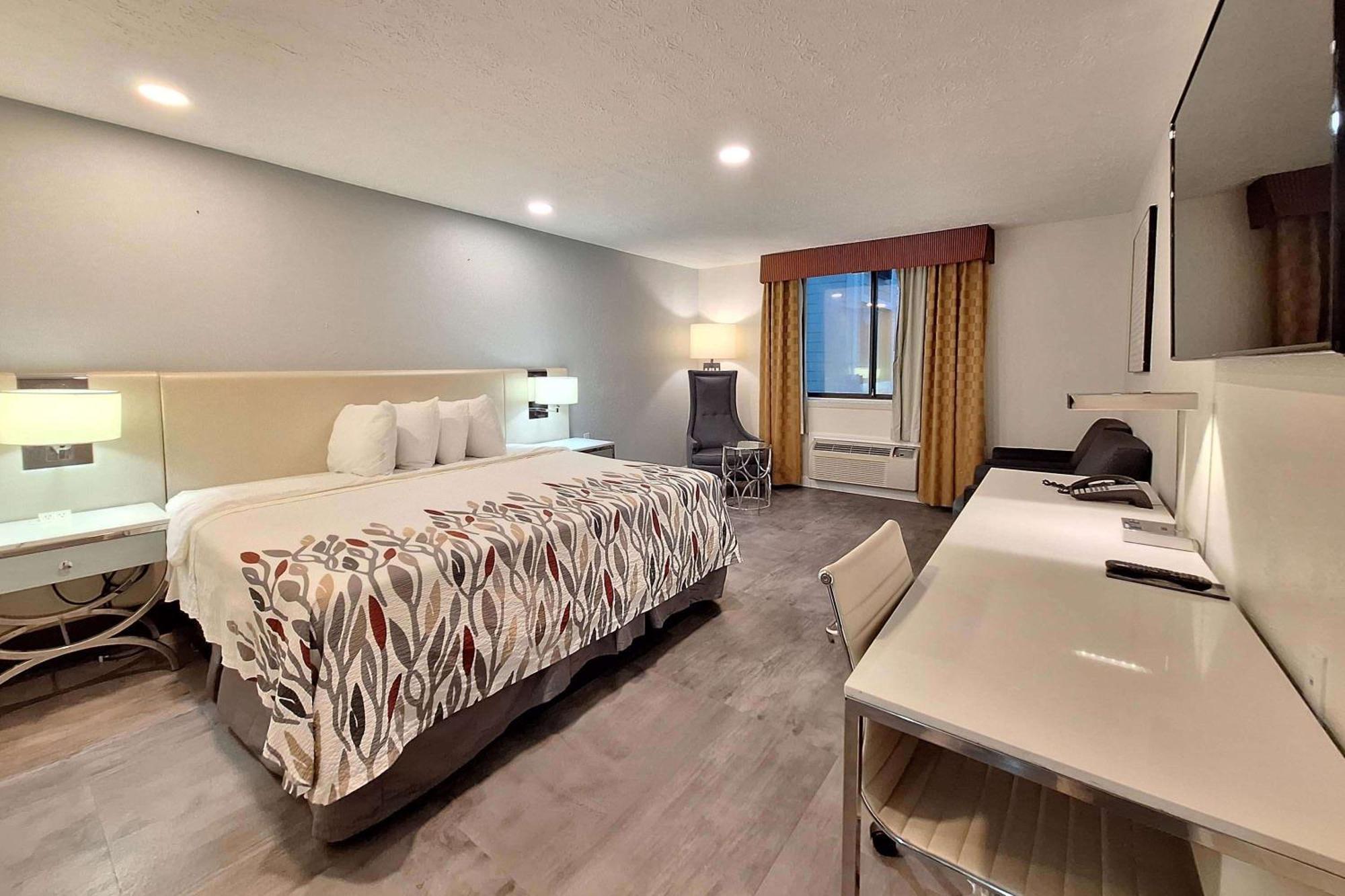 Travelodge By Wyndham Speedway Hotel 3*