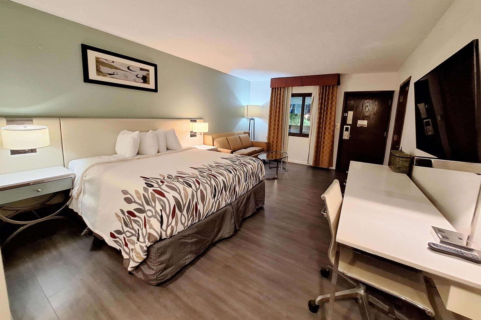 Travelodge By Wyndham Speedway Hotel