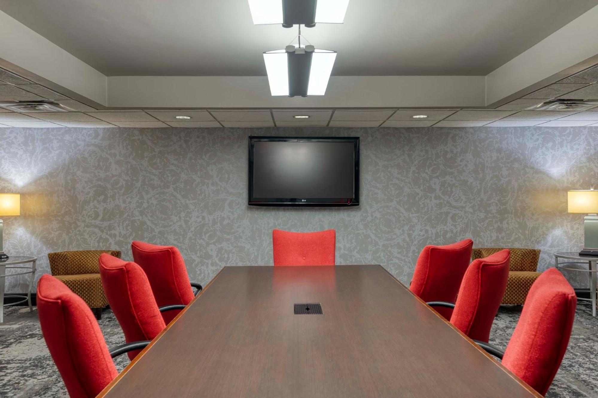 Hotel Crowne Plaza Indianapolis-airport By Ihg 4*
