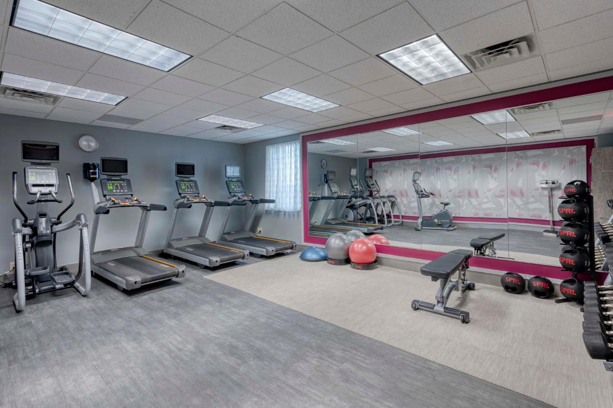 Crowne Plaza Indianapolis-airport By Ihg 4*