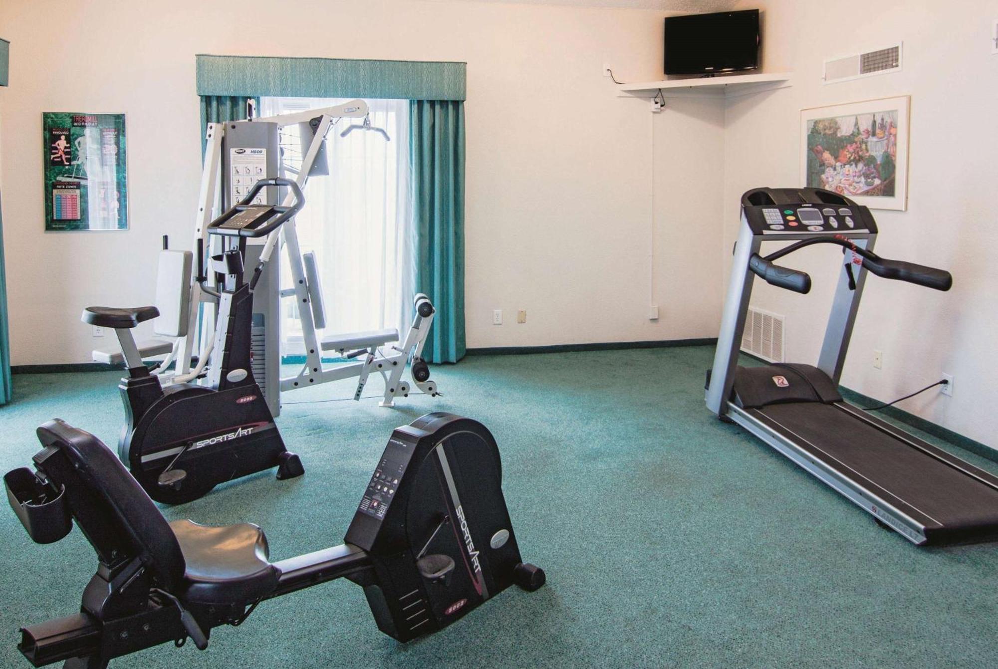Hotel La Quinta By Wyndham Airport Lynhurst Indianapolis