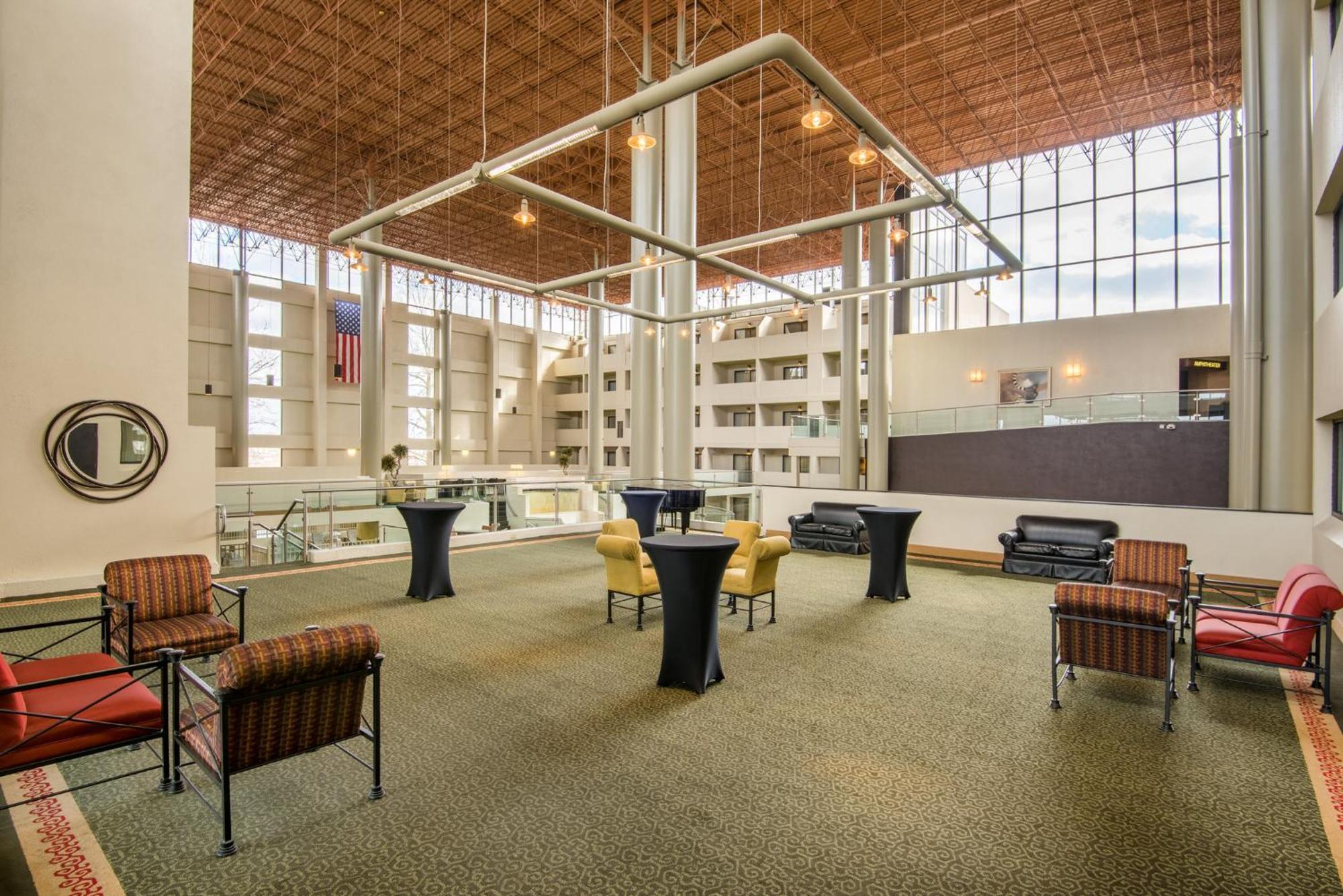 Crowne Plaza Indianapolis-airport By Ihg 4* Indianapolis