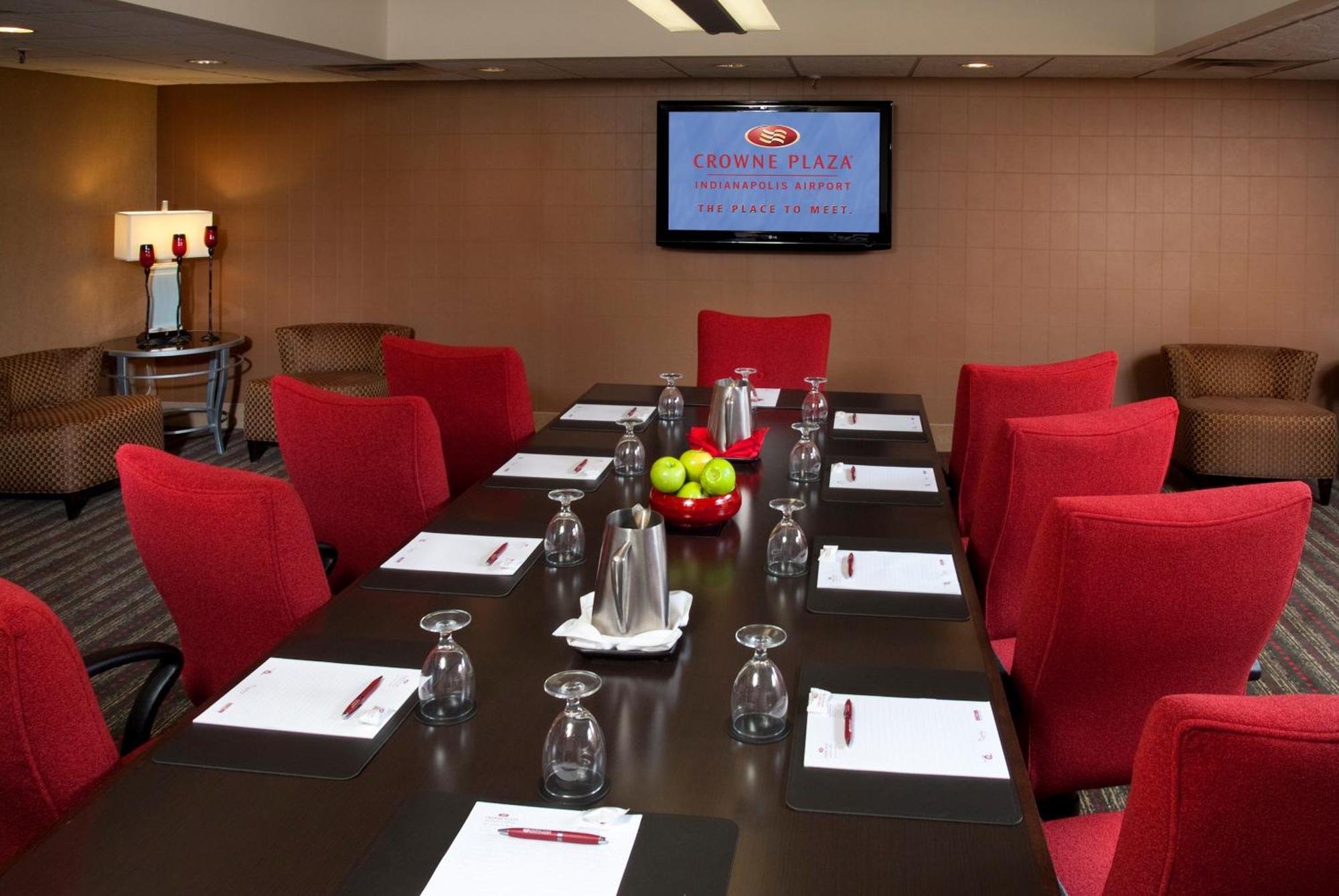 Crowne Plaza Indianapolis-airport By Ihg 4* Indianapolis