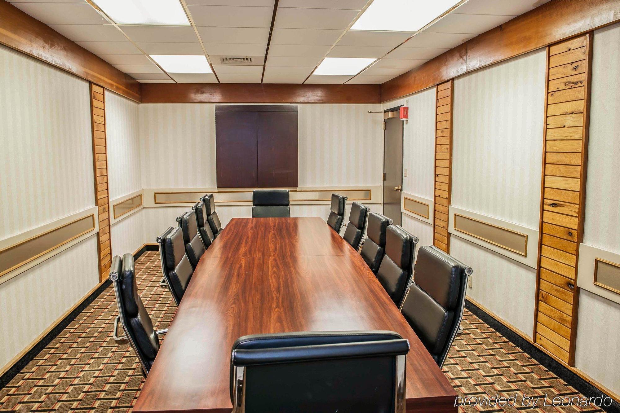 Travelodge By Wyndham Speedway Hotel Indianapolis