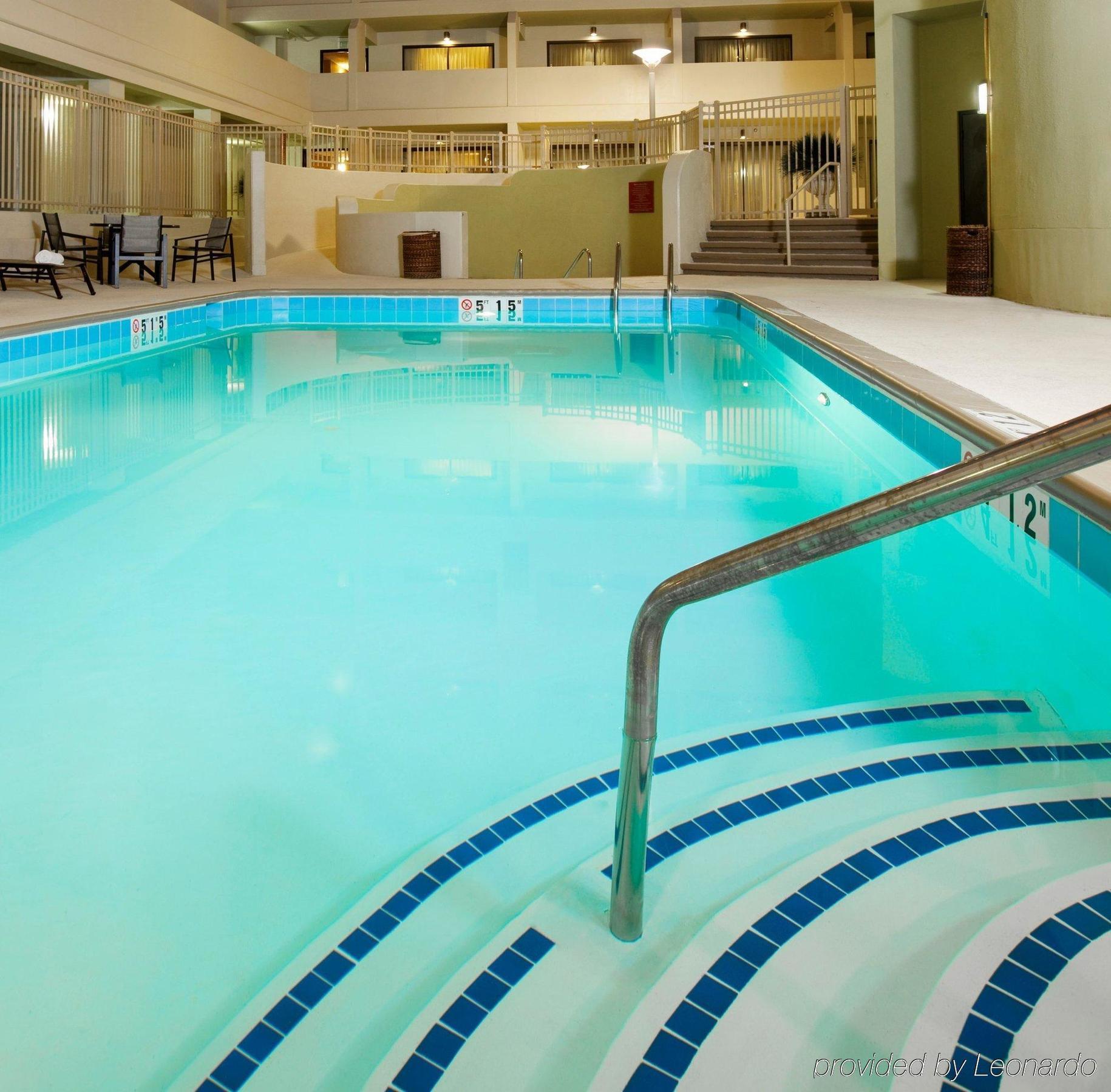 Crowne Plaza Indianapolis-airport By Ihg Hotel Indianapolis