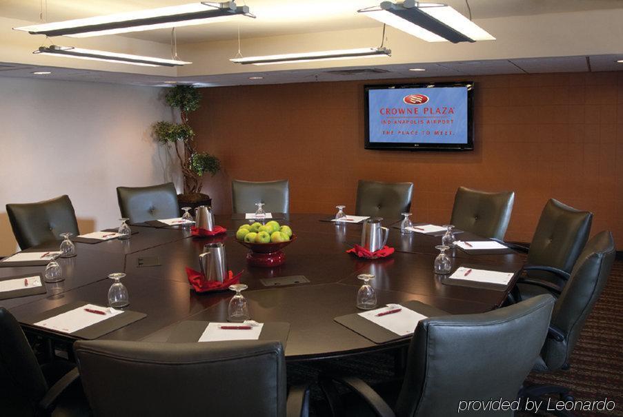 Hotel Crowne Plaza Indianapolis-airport By Ihg Indianapolis