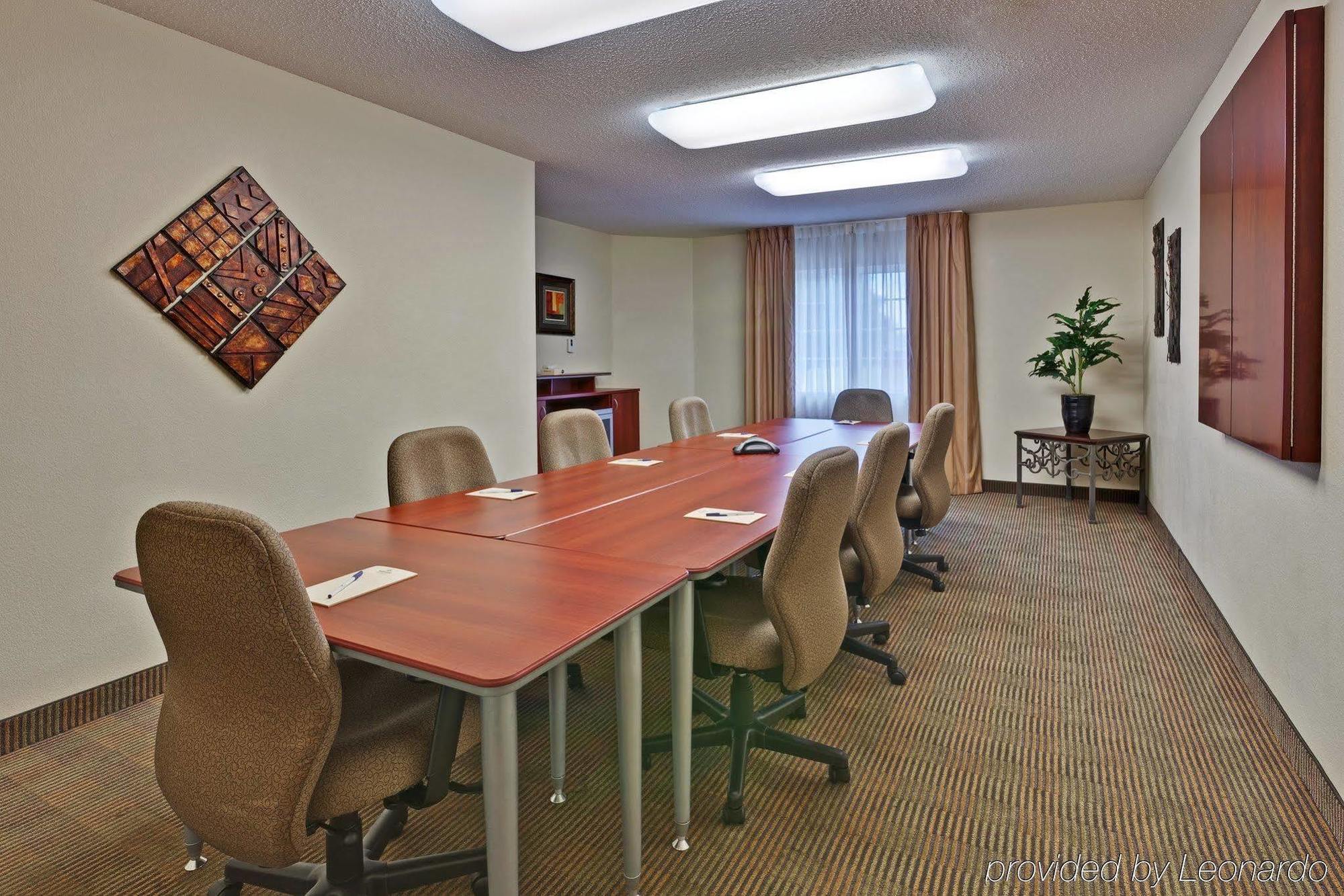 Candlewood Northeast By Ihg Hotel Indianapolis