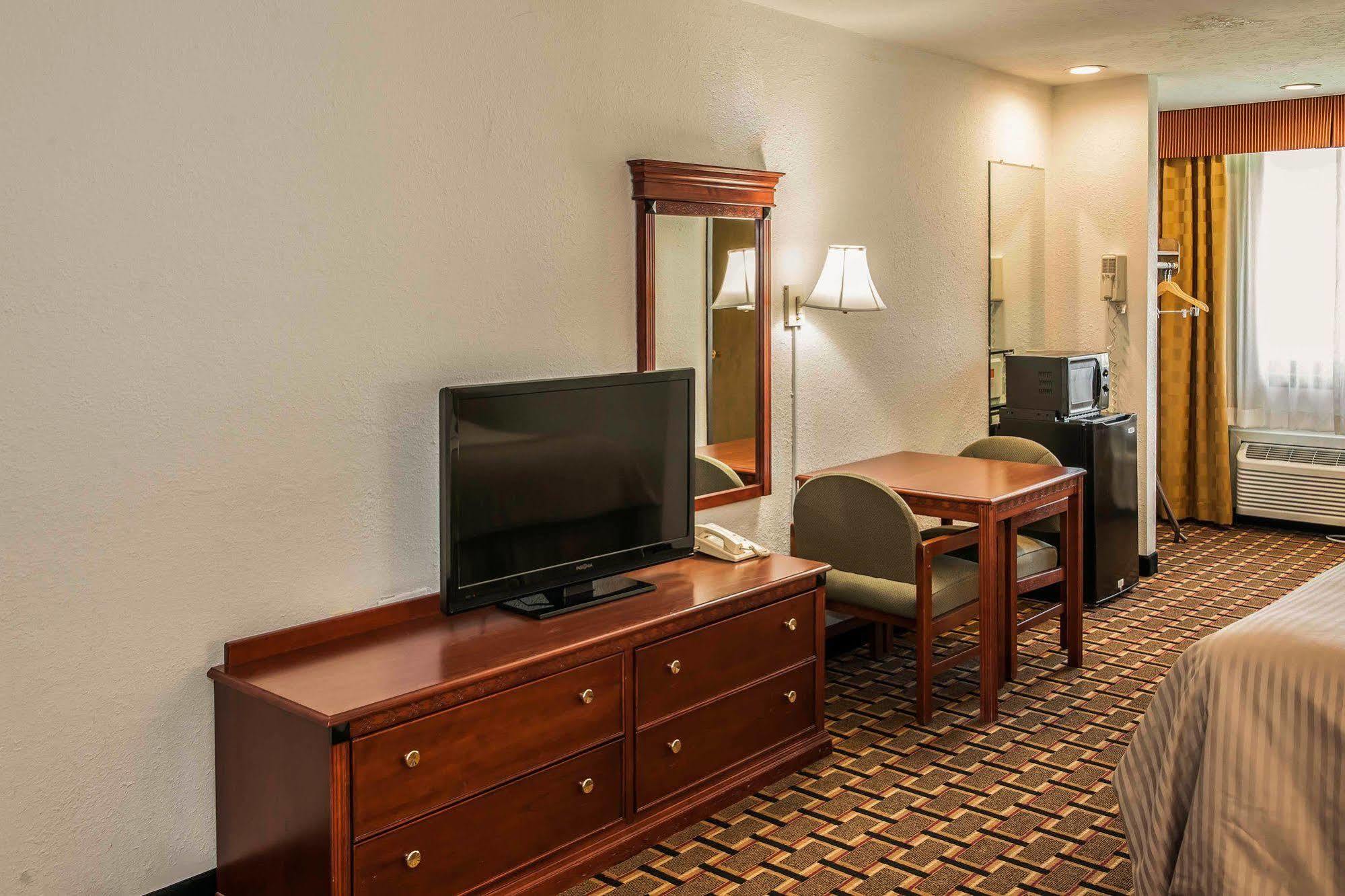 Travelodge By Wyndham Speedway Hotel