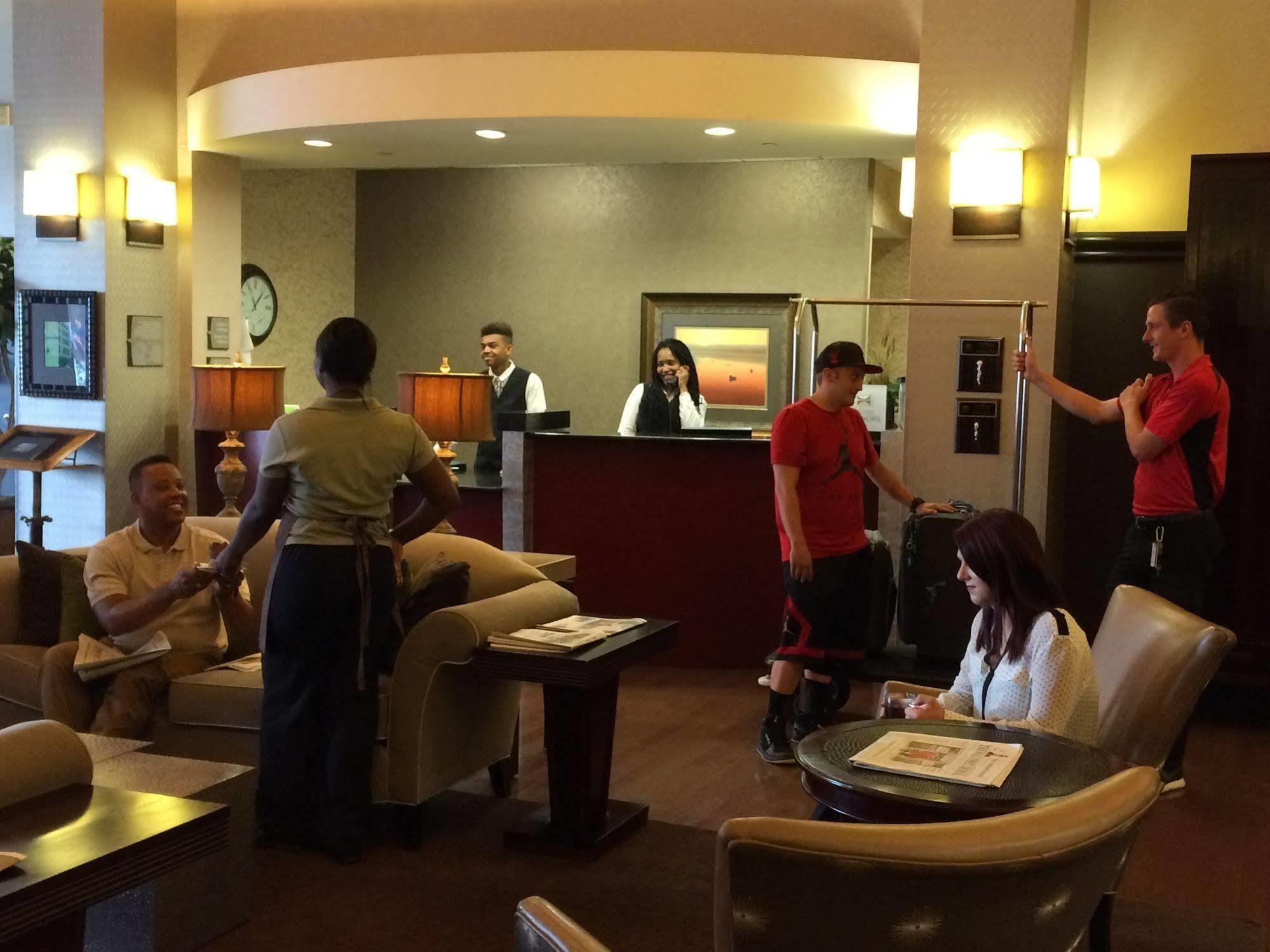 Hotel Homewood By Hilton Downtown