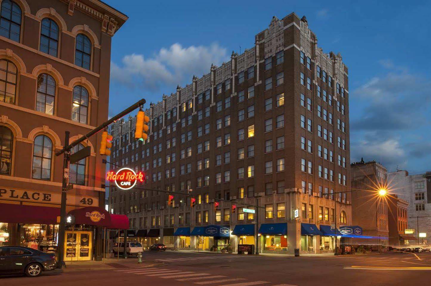 Marriott East Hotel 3*