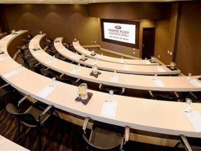 Crowne Plaza Indianapolis-airport By Ihg 4* Indianapolis