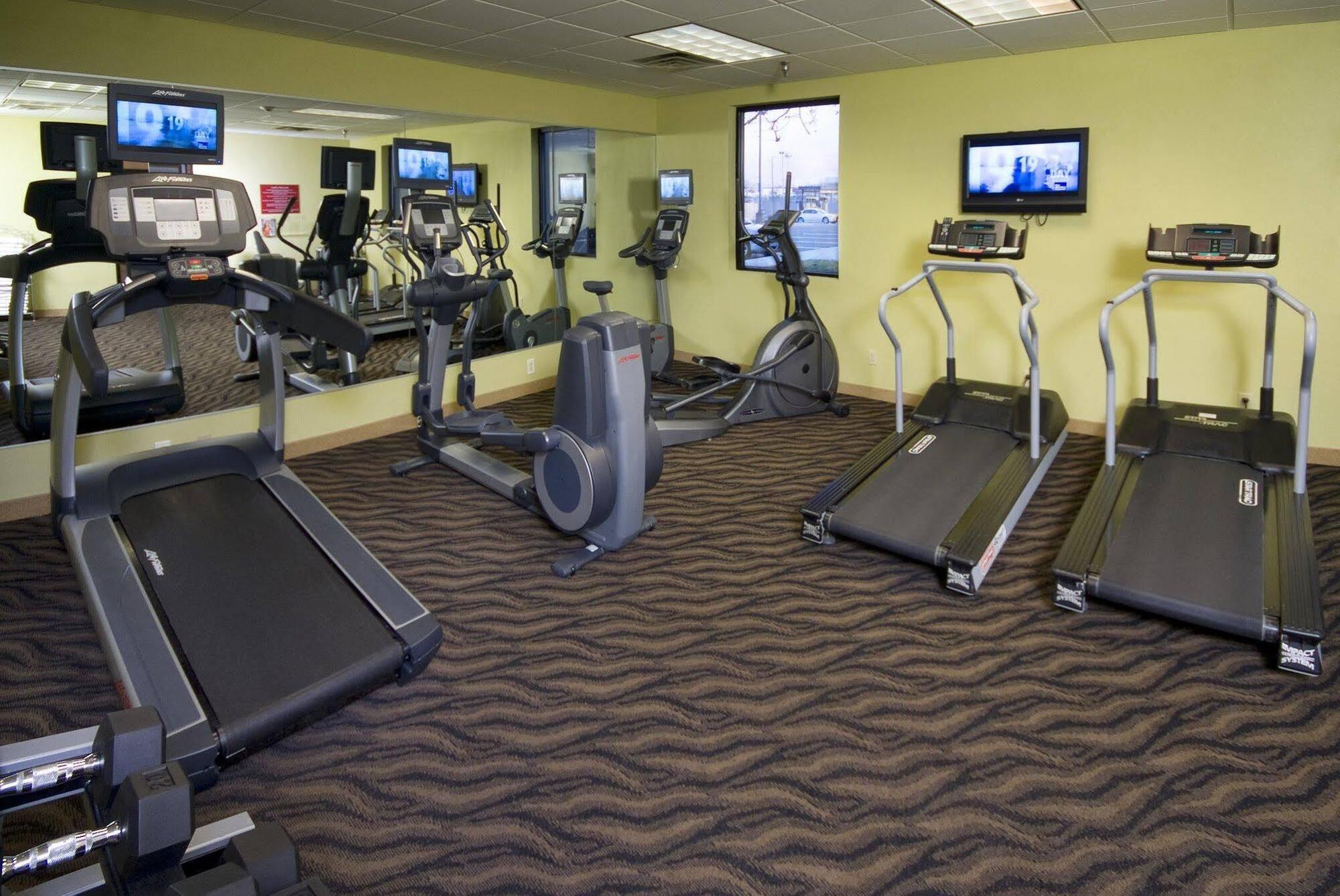 Hotel Crowne Plaza Indianapolis-airport By Ihg 4*