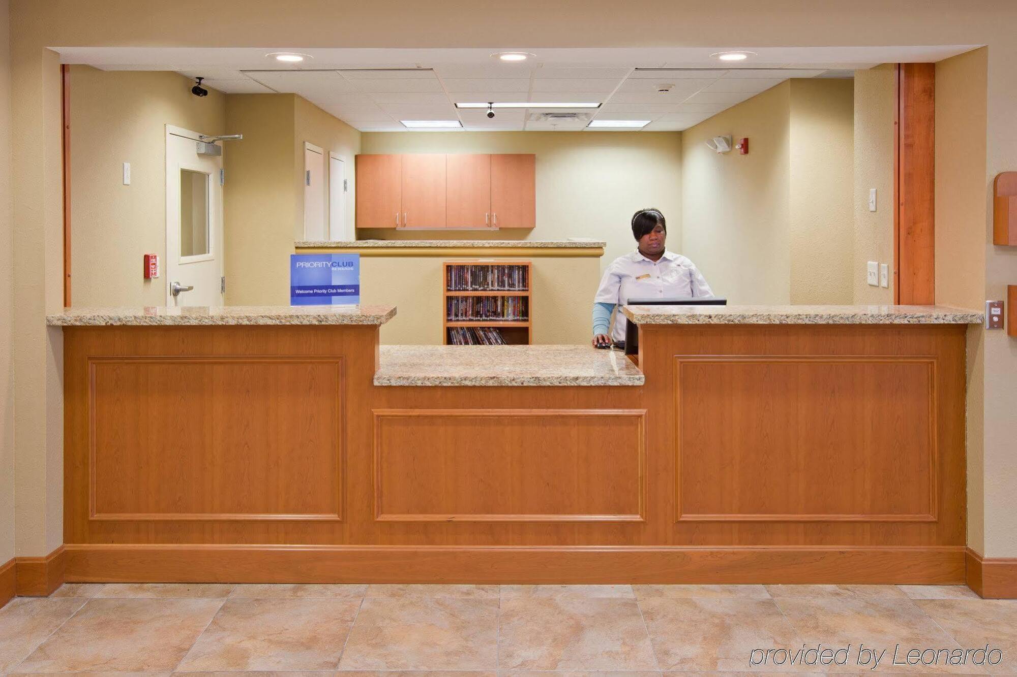 Candlewood East By Ihg Indianapolis