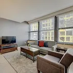 Frontdesk I 333 Penn Apts Downtown Indy\'S Circle Center