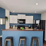 1 Bdr 5 Minutes To Downtown