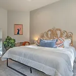 Quaint And Cozy Indianapolis Getaway With Yard!