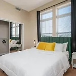 Downtown Indy Private Bedroom - Shared