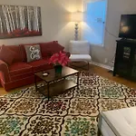 Cozy Cottage In Great Location