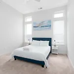 Spacious 2Br Broadripple Village