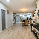 Modern Indianapolis Home Less Than 2 Mi To Downtown!