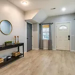 Modern Indianapolis Home Less Than 2 Mi To Downtown!