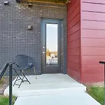Modern & Spacious Studio Apt W Pool & Gym
