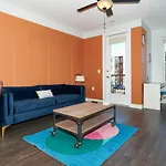 Modern Dwntwn 1 Bdrm Apt Pool Gym Free Parking