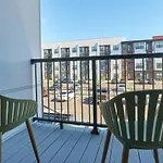 Modern Dwntwn 1 Bdrm Apt Pool Gym Free Parking