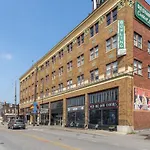 Affordable Private Room Indy - Shared