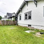Indianapolis Vacation Rental About 4 Mi To Downtown!