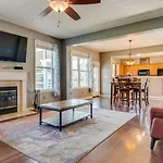Indianapolis Home With Patio And Community Pool!