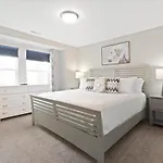 Mapleton - Workfriendly, Football Table, Yard, Free Parking