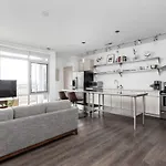 Cozysuites L Lavish 1Br, Bottleworks Indy #4