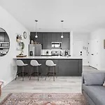 Cozysuites Stylish 2Br At Meridian Kessler