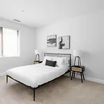 Cozysuites Upscale Modern 2Br Broad Ripple