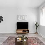 Cozysuites Upscale Modern 2Br Broad Ripple