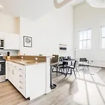 Cozysuites - 2Br With Direct Skybridge Access #9